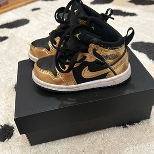 Black Metalluc Gold-white Toddler Jordan’s 1 Mid SE